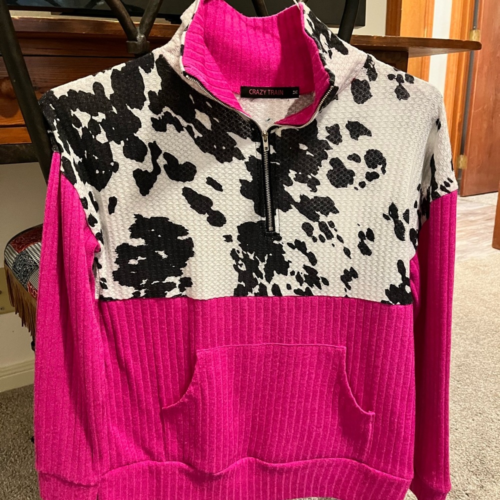 Crazy train pullover size medium